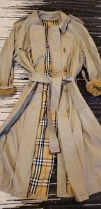 Burberry classic trench coat